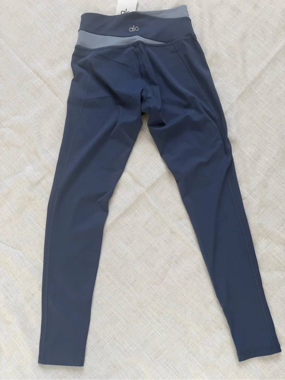 ALO Yoga Women’s Navy Blue High-Waist Performance Leggings